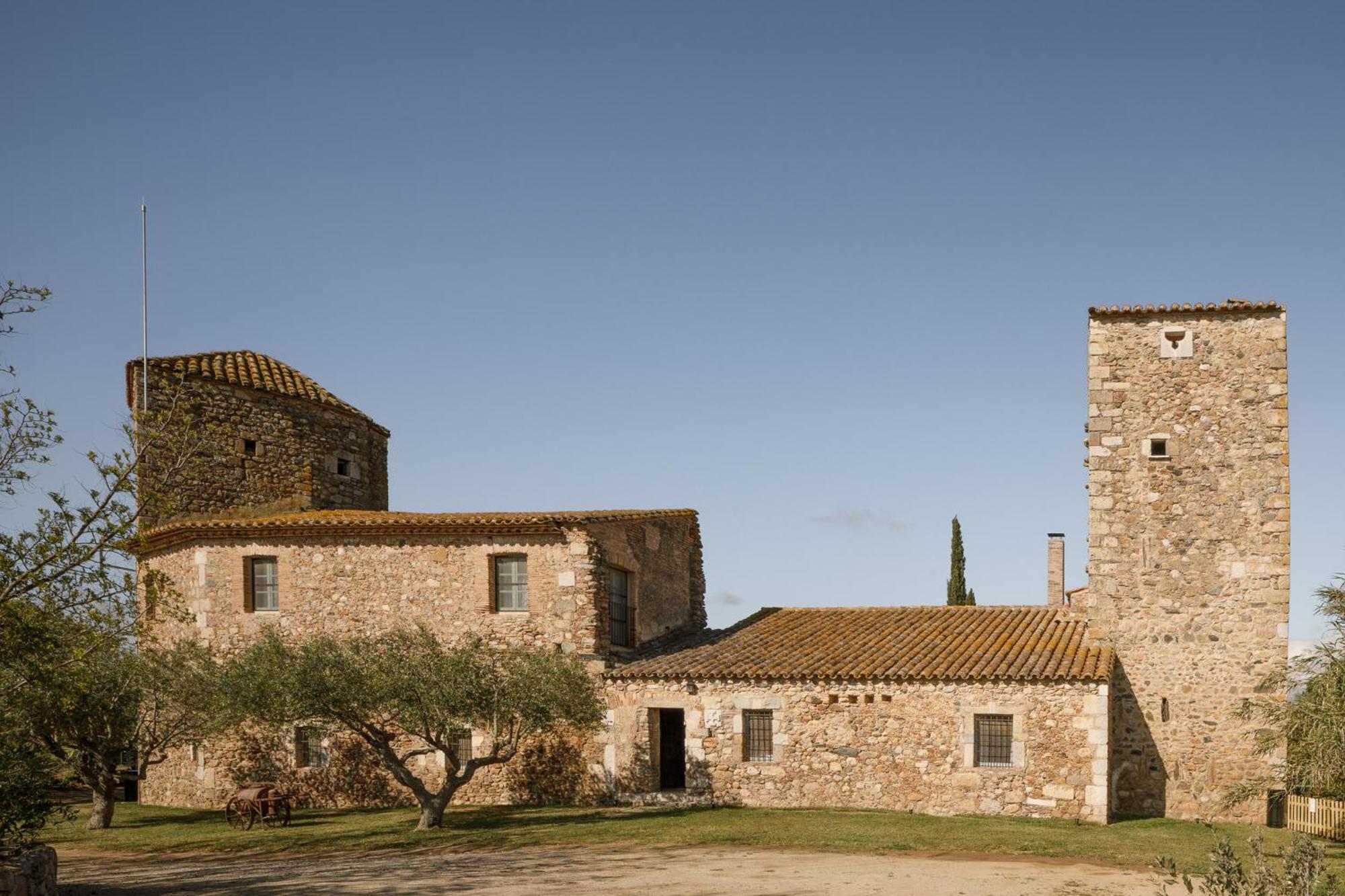 Hotel Castell De Vallgornera Peralada Buitenkant foto