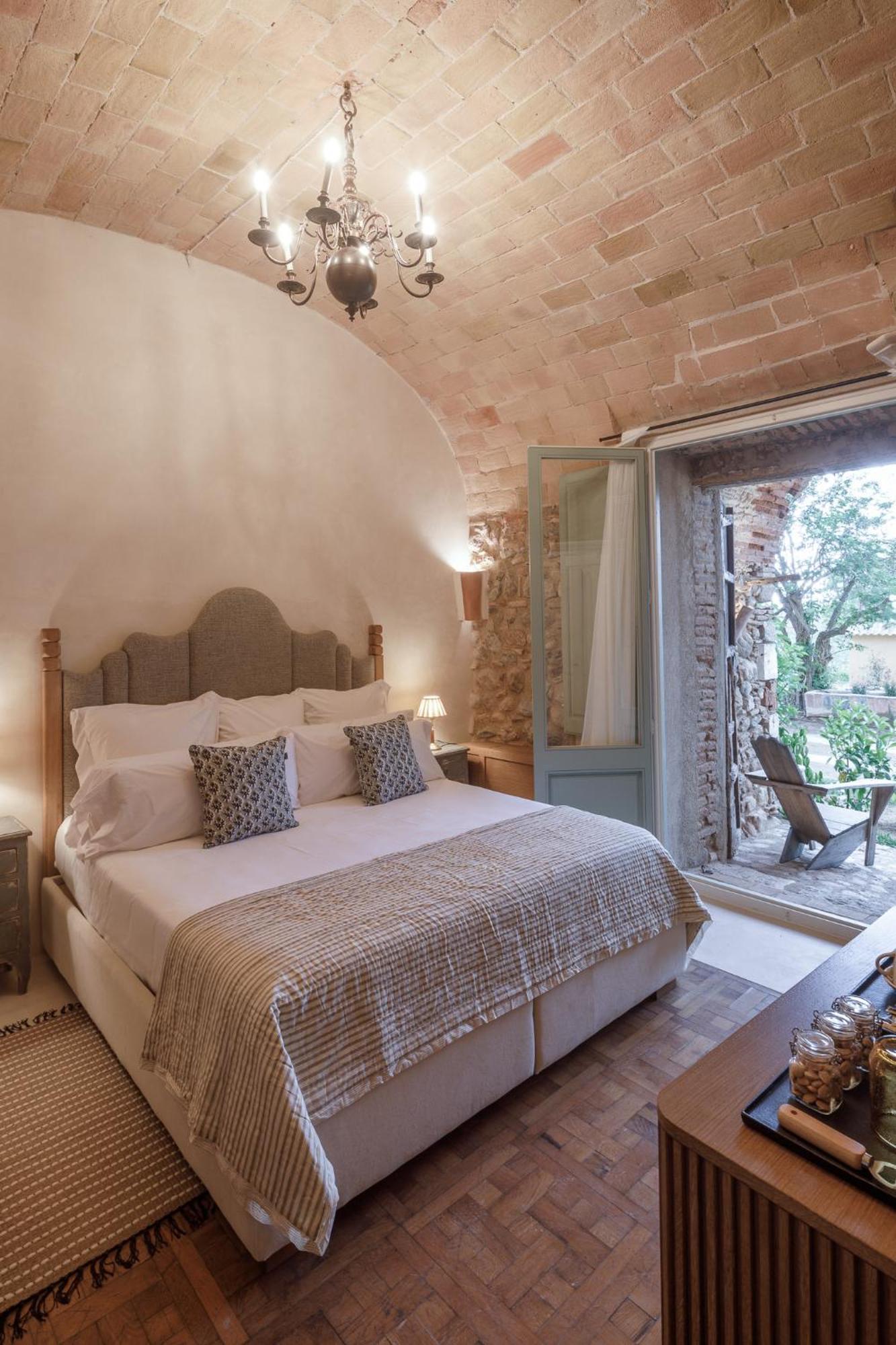Hotel Castell De Vallgornera Peralada Buitenkant foto