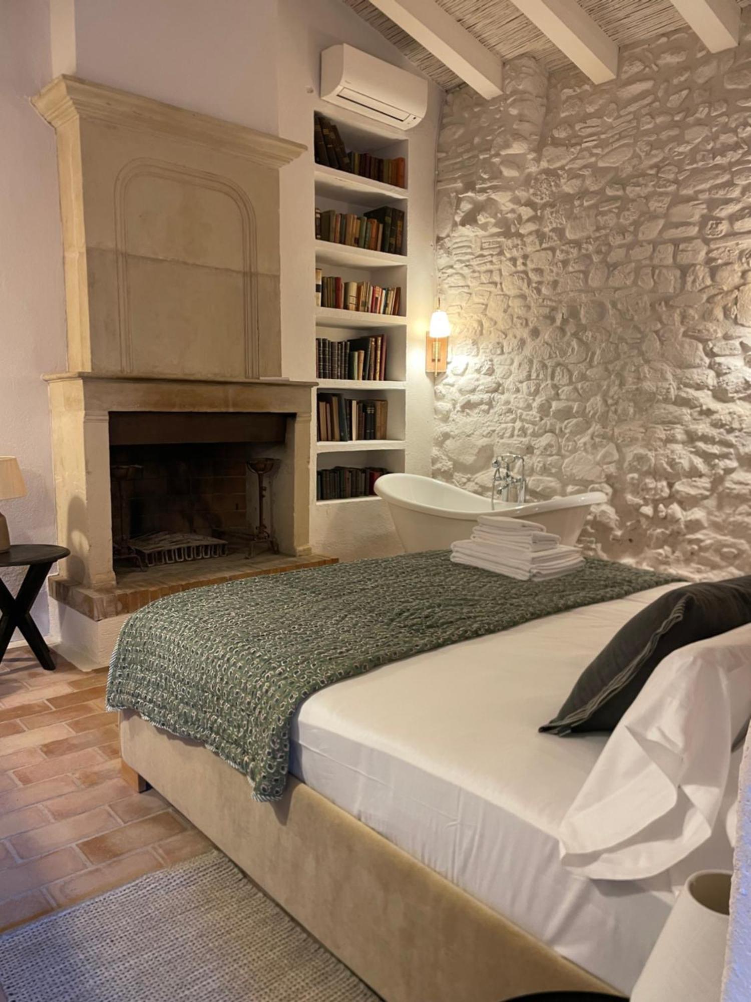 Hotel Castell De Vallgornera Peralada Buitenkant foto