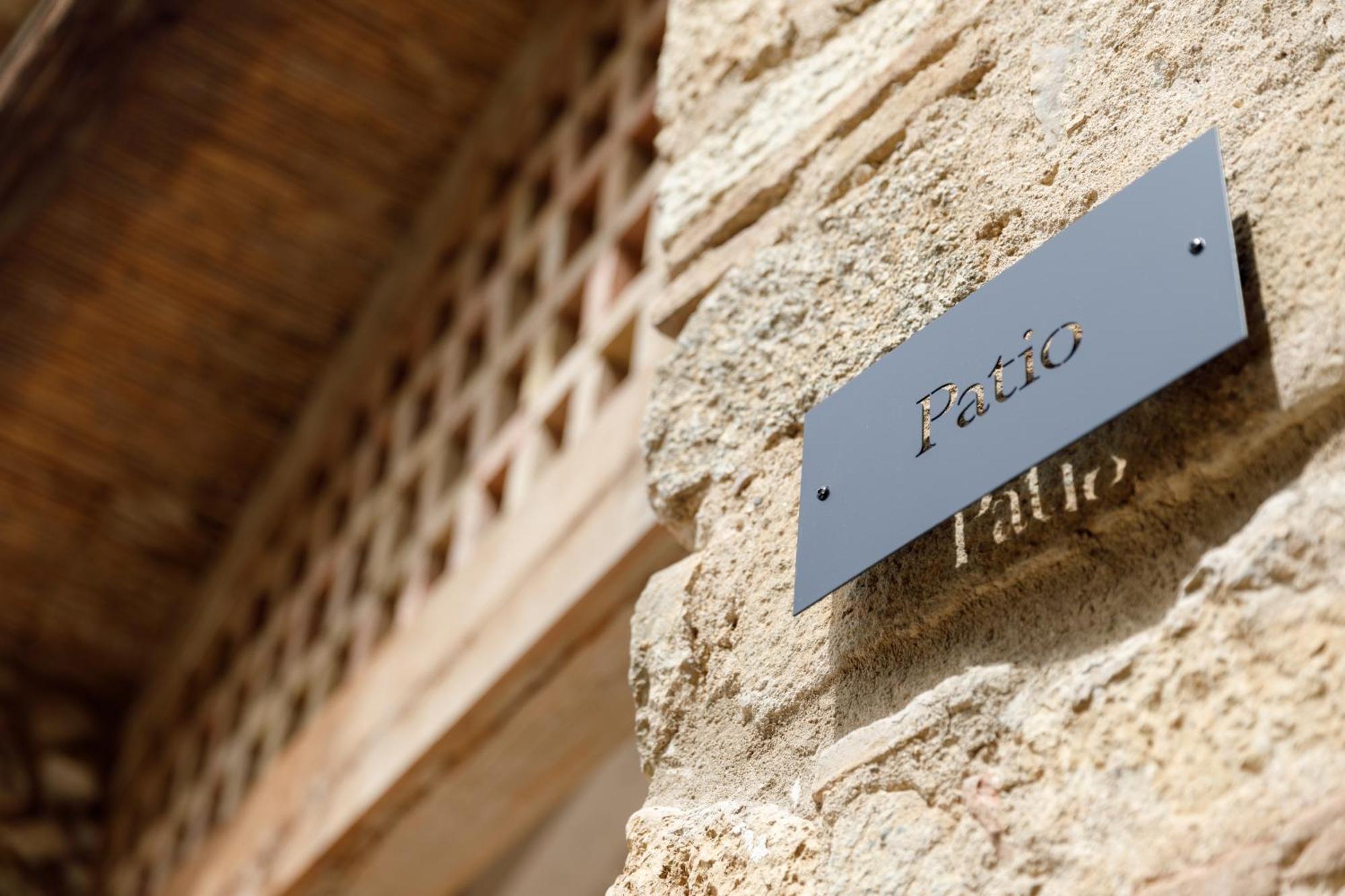 Hotel Castell De Vallgornera Peralada Buitenkant foto